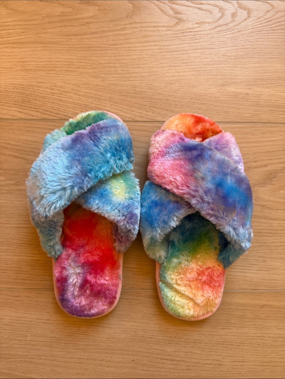 BRAND NEW Women's Rainbow Tie-Dye Fuzzy Slide Slippers